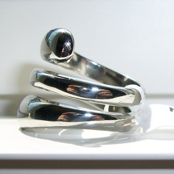 STAINLESS STEEL Unique High Polished Swirl Ring - Picture 8 of 13